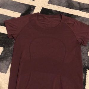Lululemon Swiftly Tech Short Sleeve - Maroon